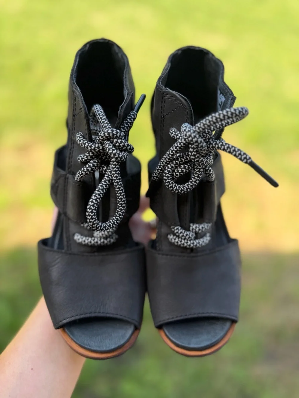 Sorel Joanie Sandals Lace Up‎ Black Open-Toe Wedge leather Shoes Sz-7.    C